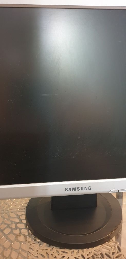 Monitor Samsung model 720N