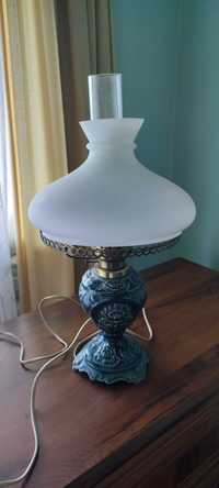 Lampa stylizowana na naftową