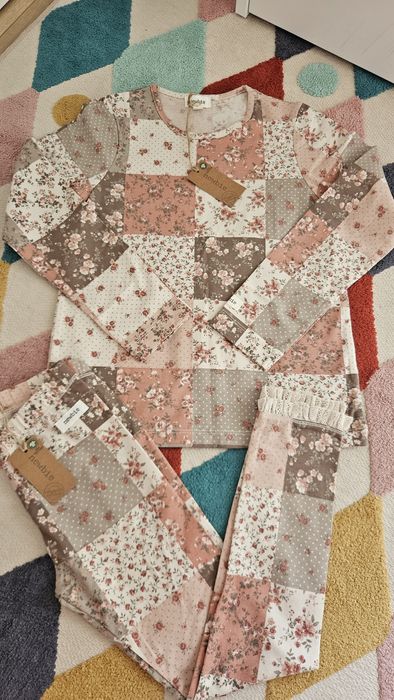 Komplet Newbie paczworkowy 122/128