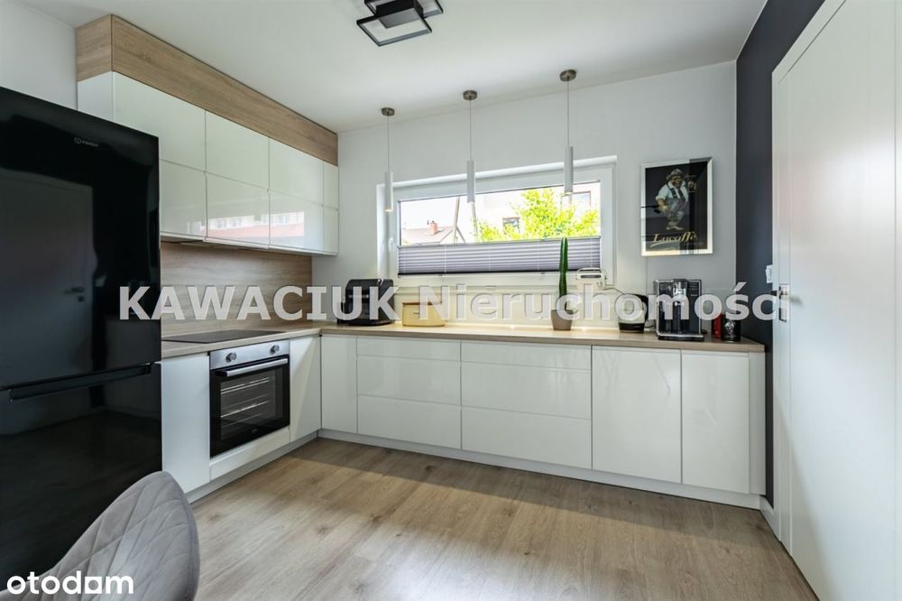 Przepiękny Dom Z Ogródkiem W Dobrej Lokalizacji