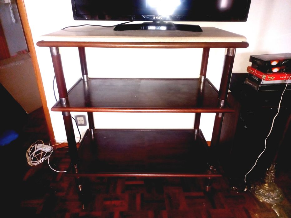 Movél tampo de pedra, com rodas, para Televisão, etc