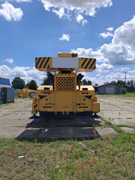 Żuraw terenowy GROVE RT755 50 t