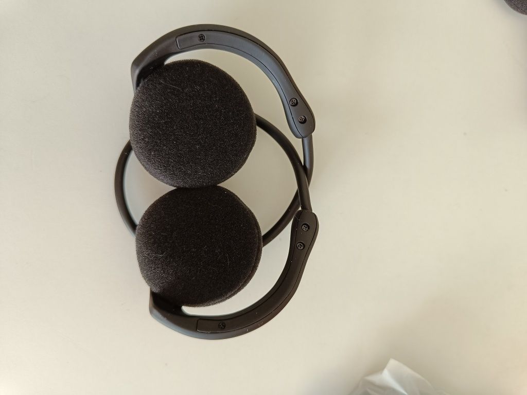 Bezprzewodowe słuchawki z funkcją FM