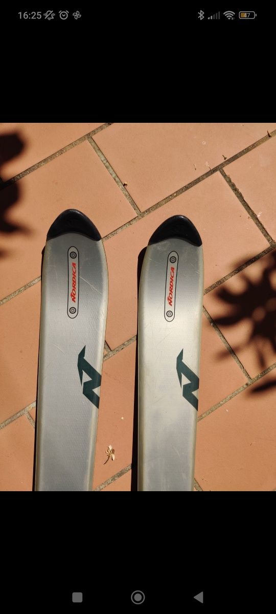 Skis 170 e bastões