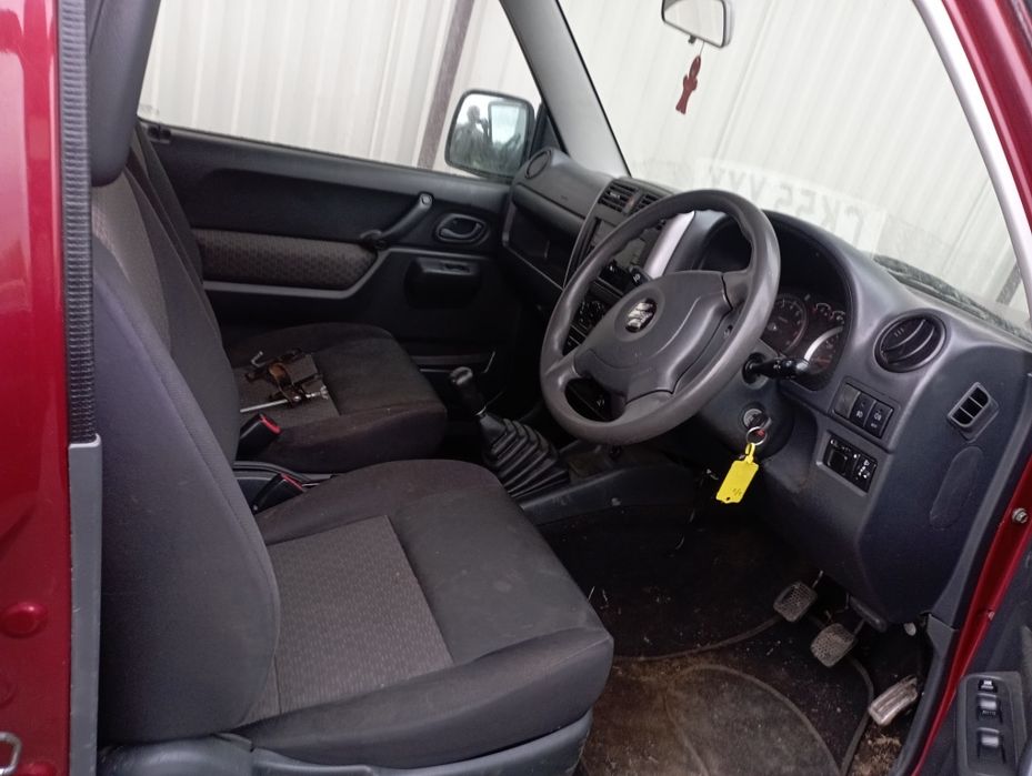 Suzuki jimny 2006 запчастини