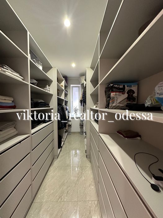 Частный дом на Фонтане с бассейном!ремонт,мебель и техника!Чубаевка!