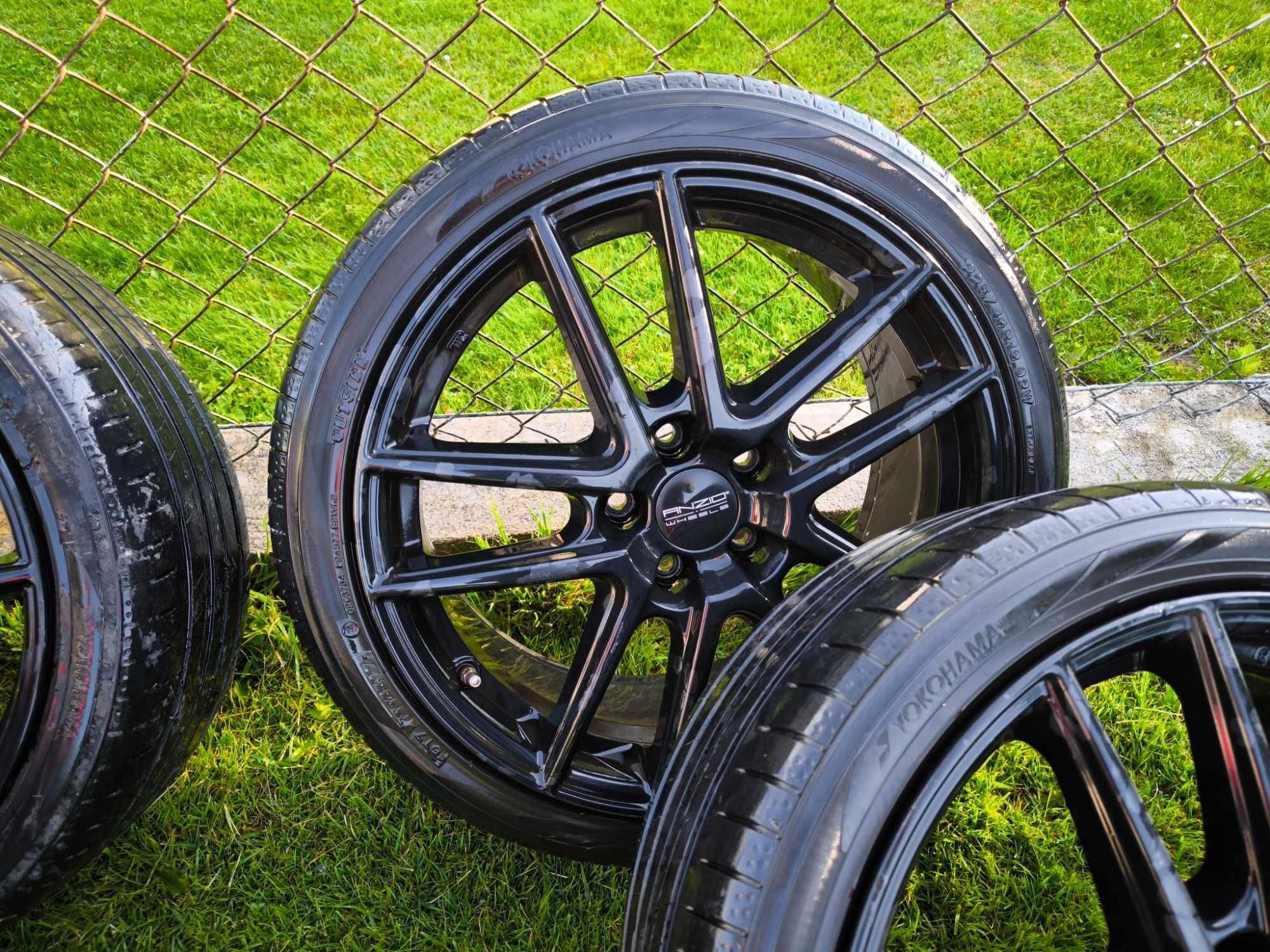 Anzio split matt Black 18"