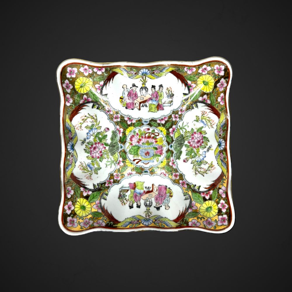 Porcelana chińska patera famille rose asymetryczna B171217