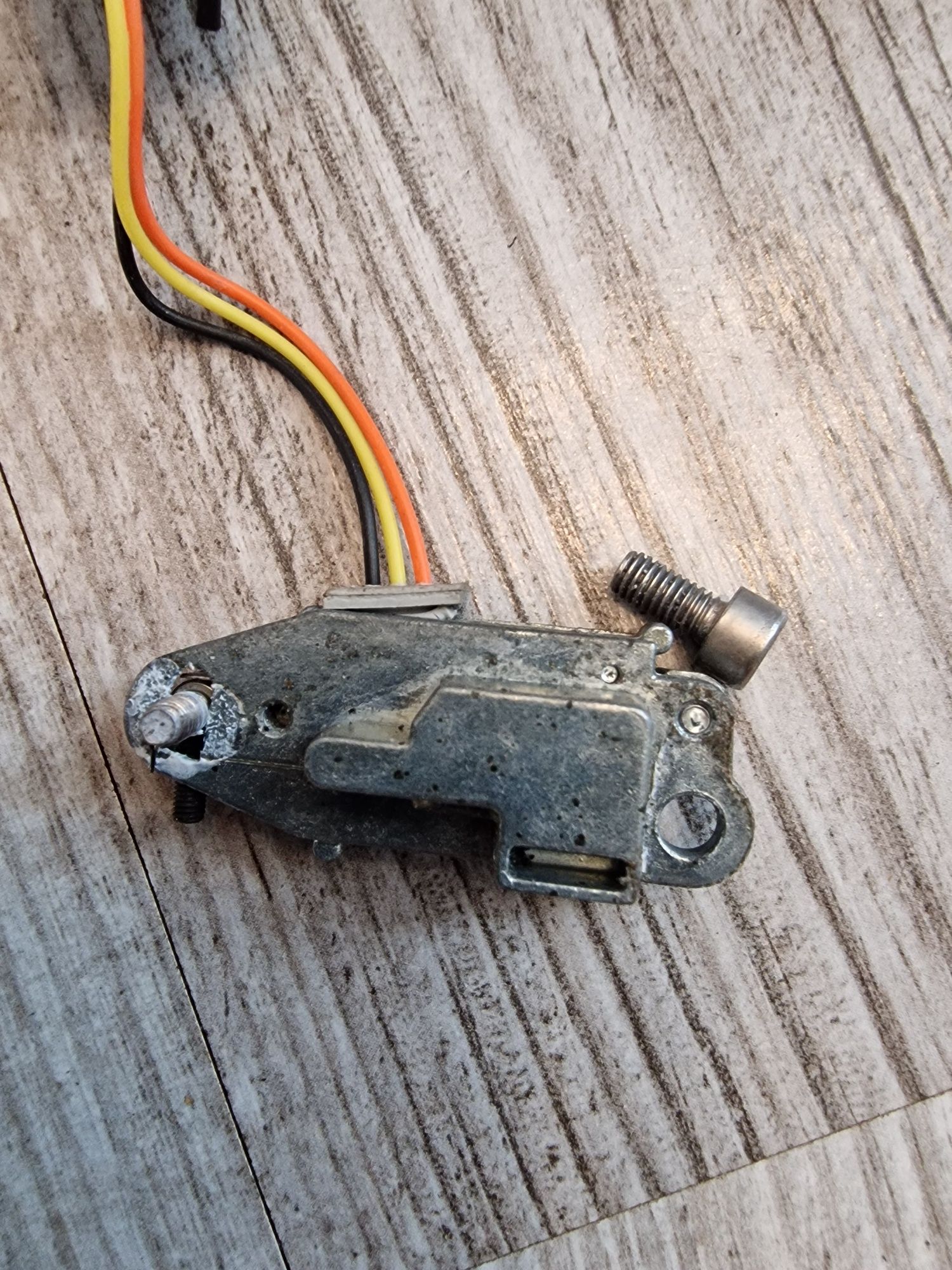Czujnik sensor napięcia łańcucha Gazelle innergy