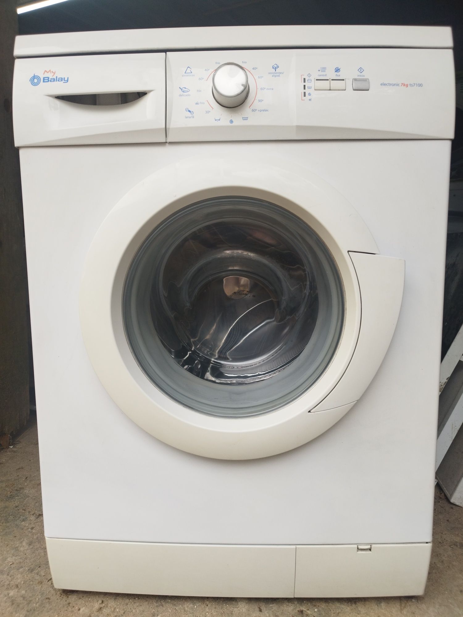Máquina de lavar roupa
