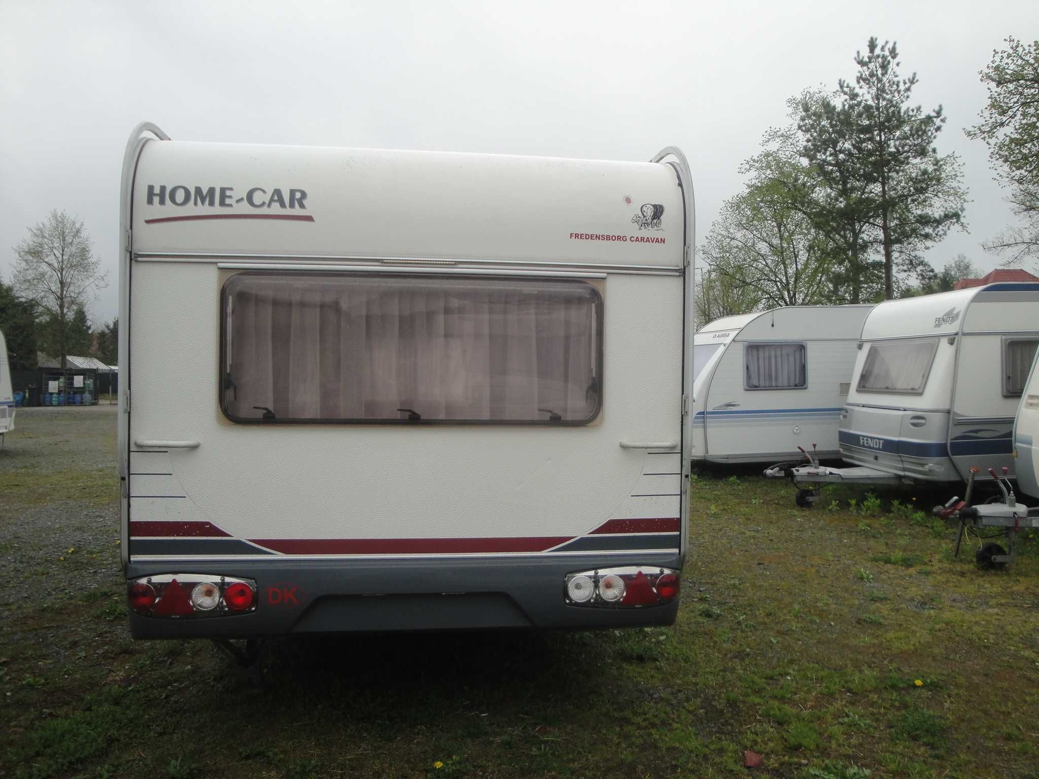 Przyczepa Kempingowa 4 - 5 osobowa  Dmc 1300 kg  wc  markiza rok 2005