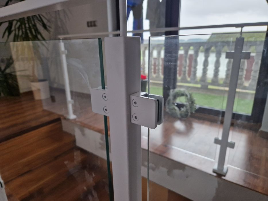 Balustrady Szklane z montażem,  samonośne i między słupkami