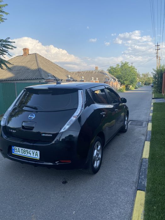 Продам Nissan leaf 24w