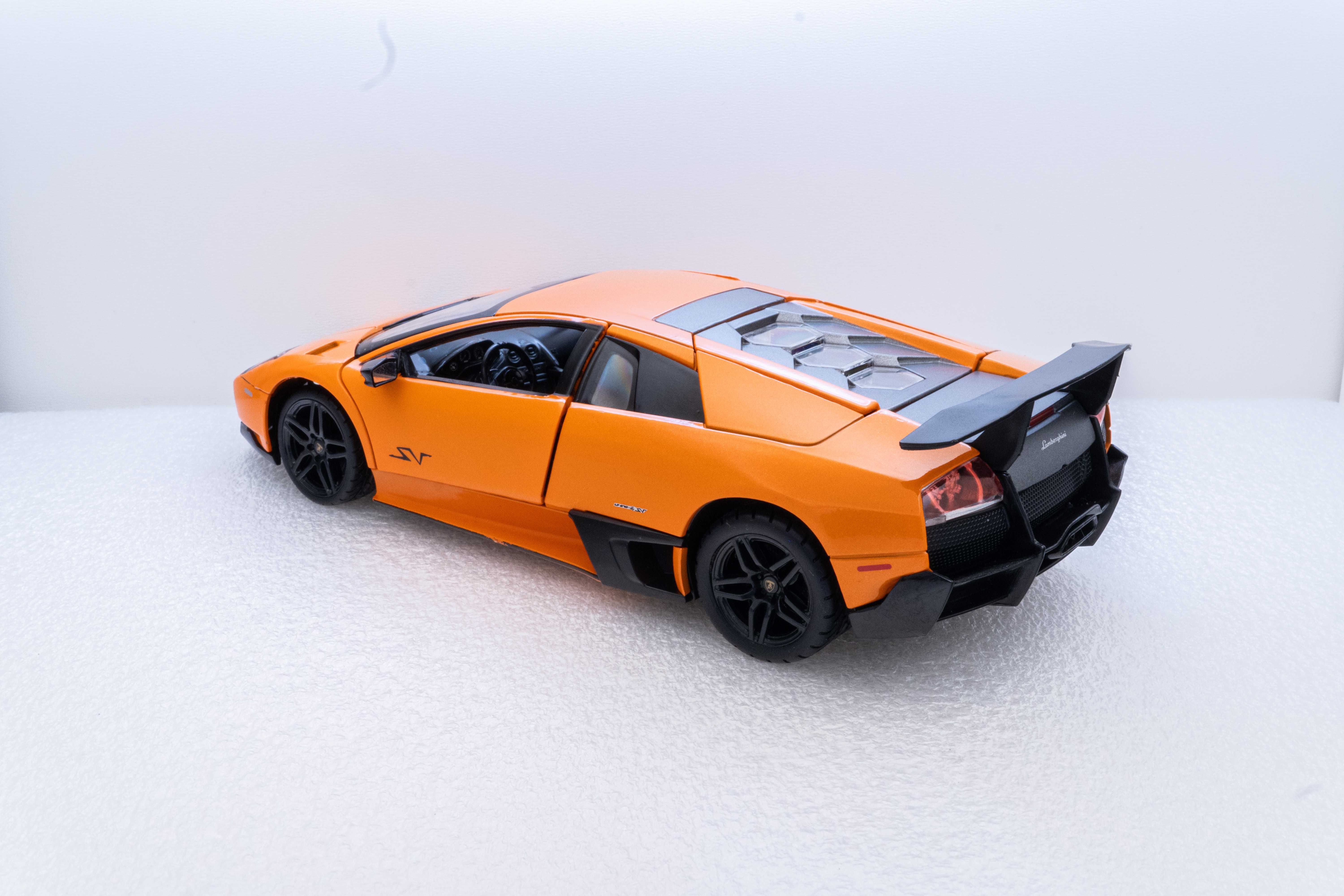 Model Lamborghini Murcielago LP 670–4 SuperVeloce Arancio Atlas