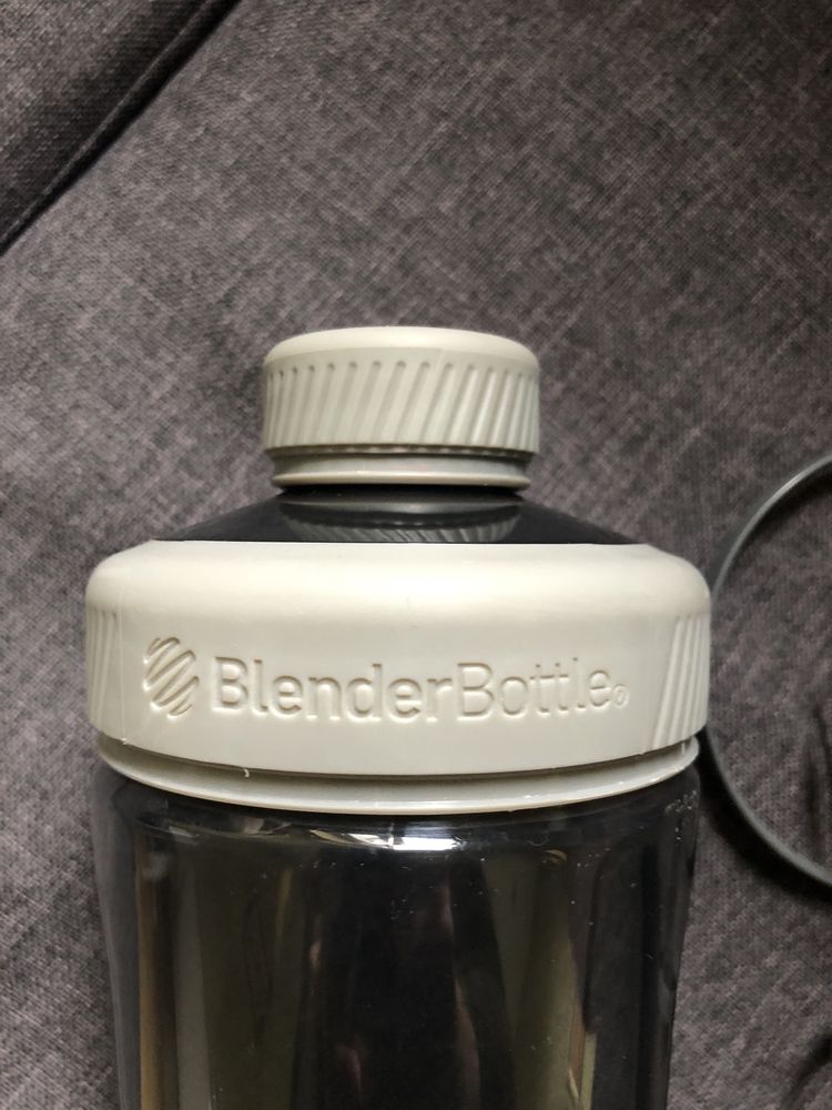 Шейкер/бутылка для воды, смузи, спортивных напитков BlenderBottle