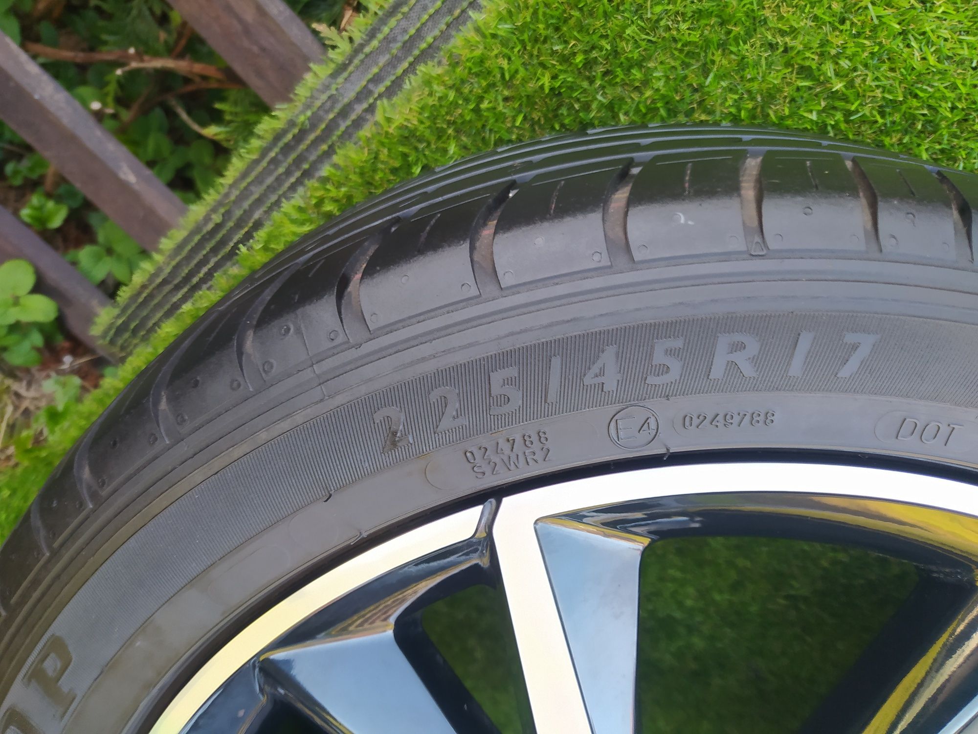 Felgi koła Toyota Auris Corolla 225/45 R17 Lato