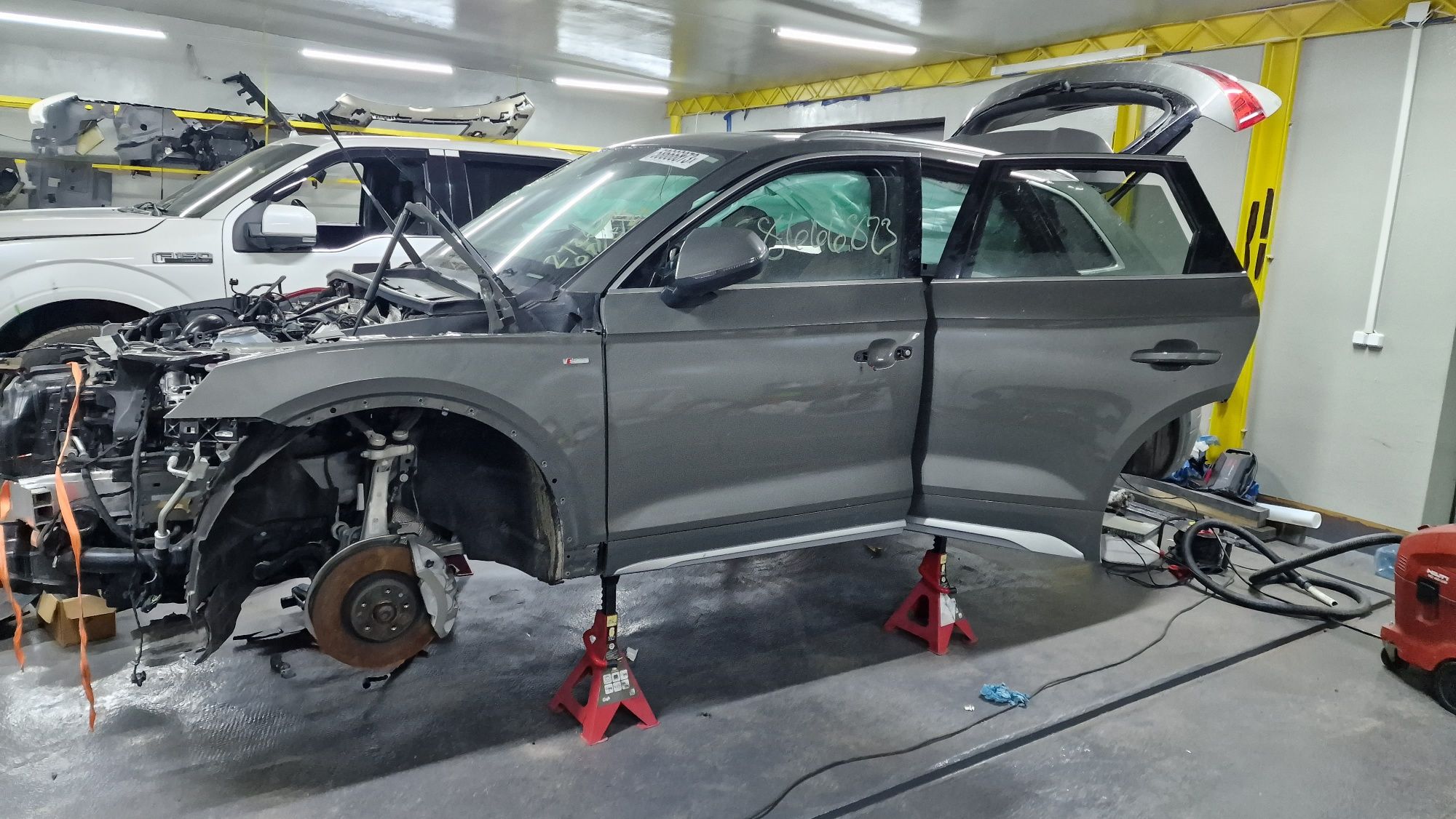 Audi Q5 2023  года разборка