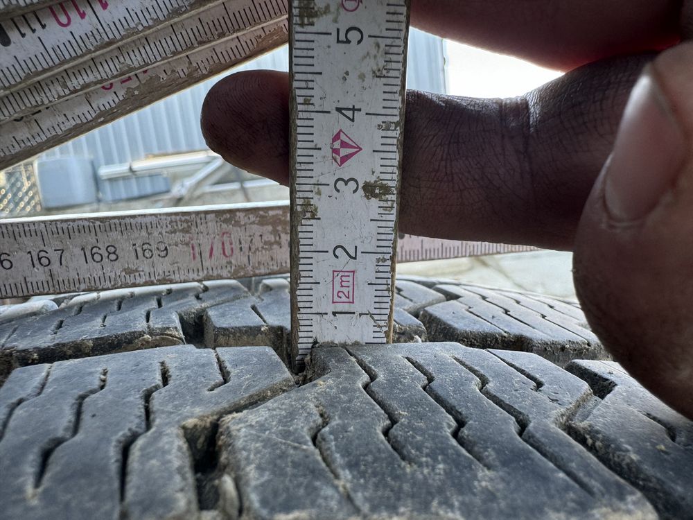 Opony Continental 235/65 R16C. 2x zimowe, 2x caloroczne