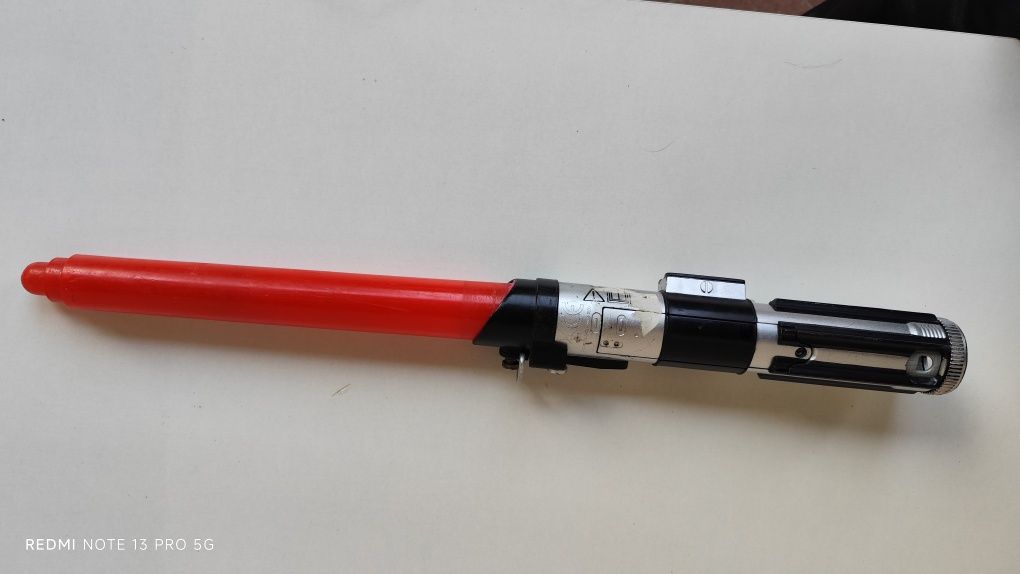 Miecz Star Wars gwiezdne wojny Hasbro Darth Vader czerwony świeci  mow