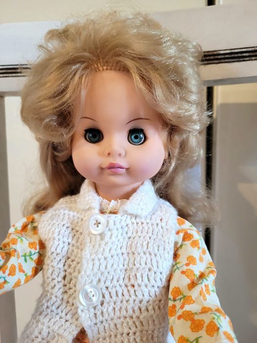 Lalka ARI,  piękna blondynka,  45cm