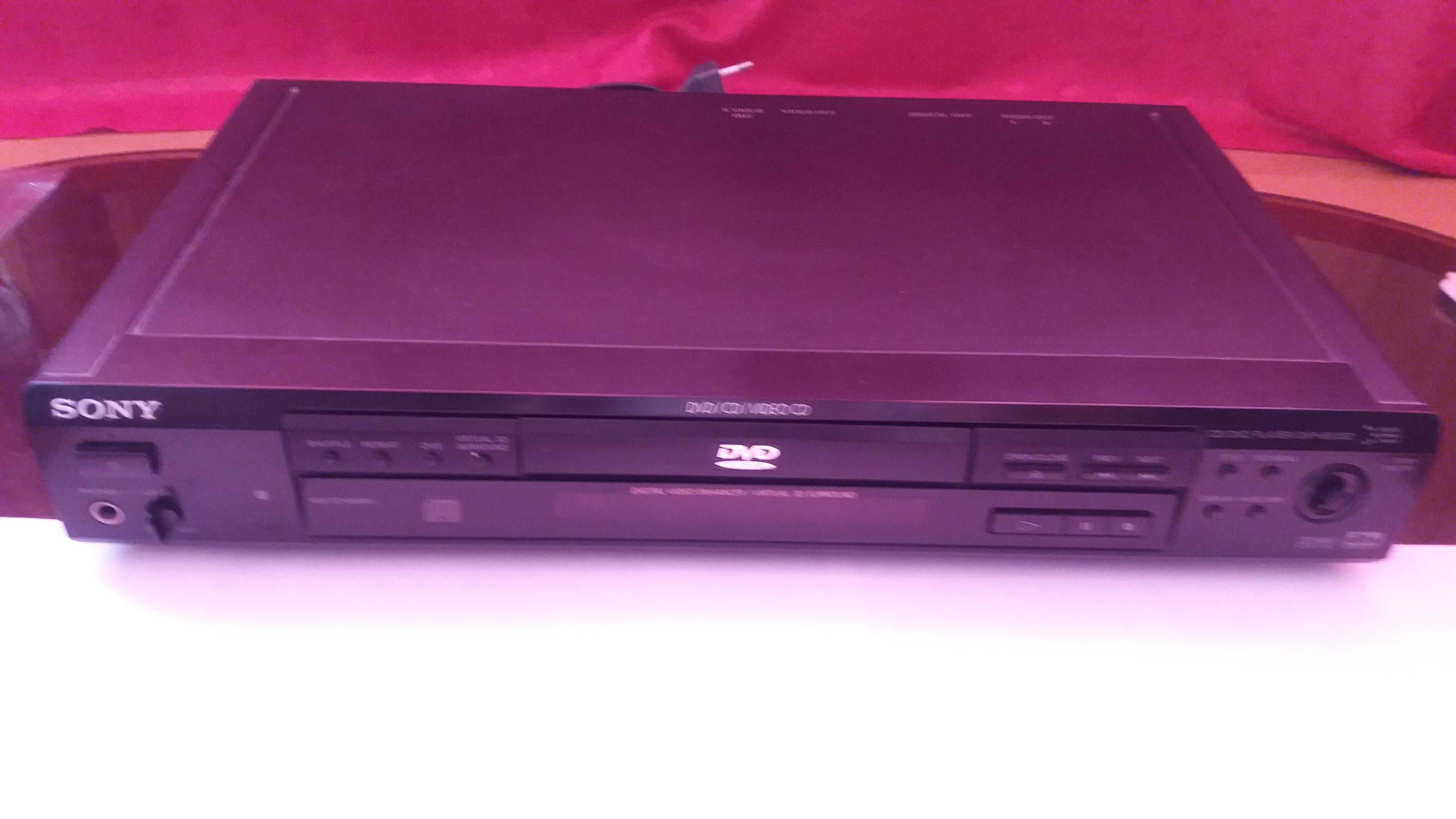 Odtwarzacz CD/ DVD Sony DVP S535D uszkodzony