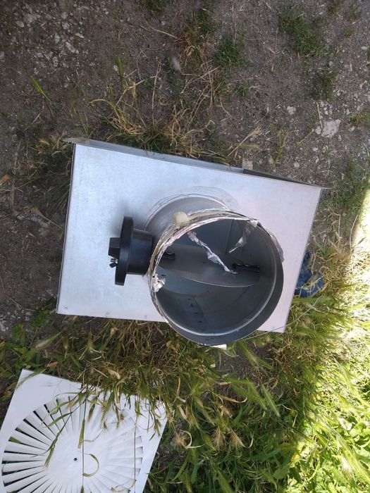 Skrzynka rozprężna z przepustnicą