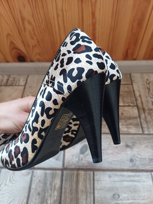 Туфлі босоніжки леопардовий принт