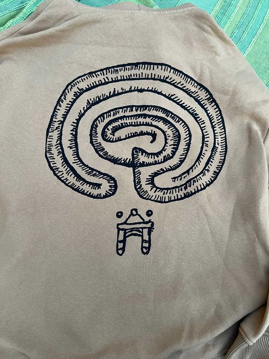 hoodie beje estilo baggy pull and bear M