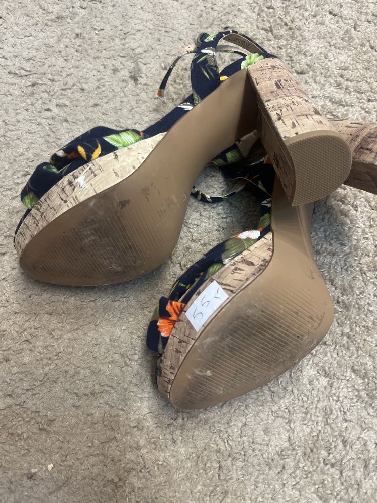Buty na obcasie