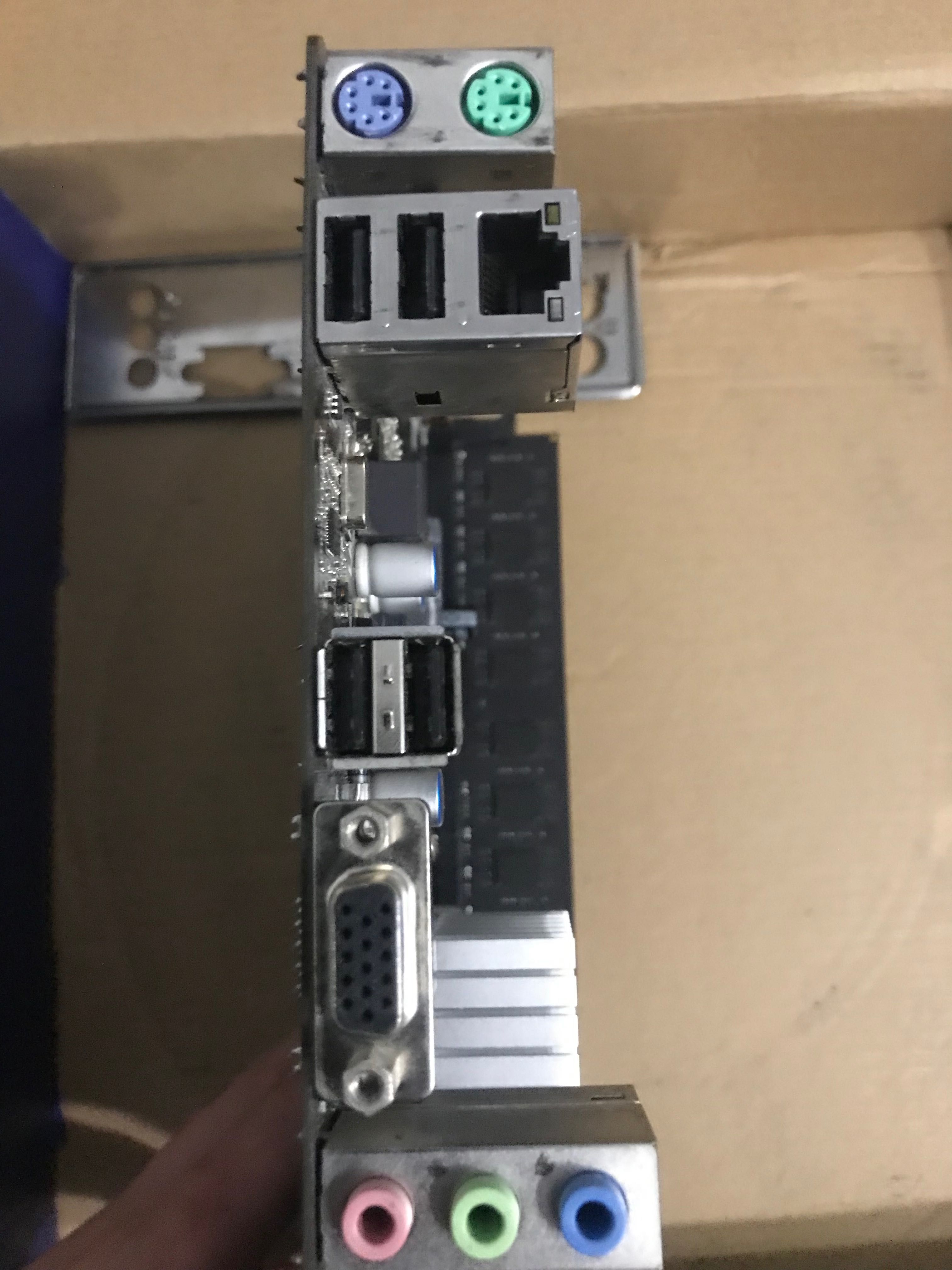 ASRock 960GM-VGS3 FX+fx4100+8gb озу