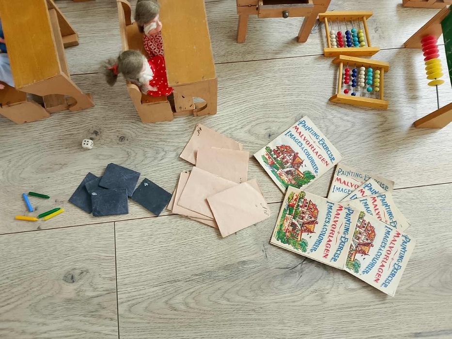 Oryginalna mini szkoła z PRL-u