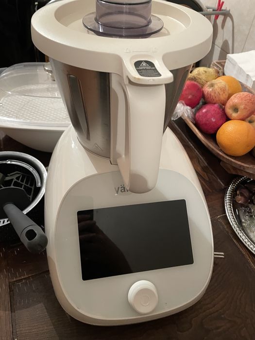 Yammi 3 dentro da garatina