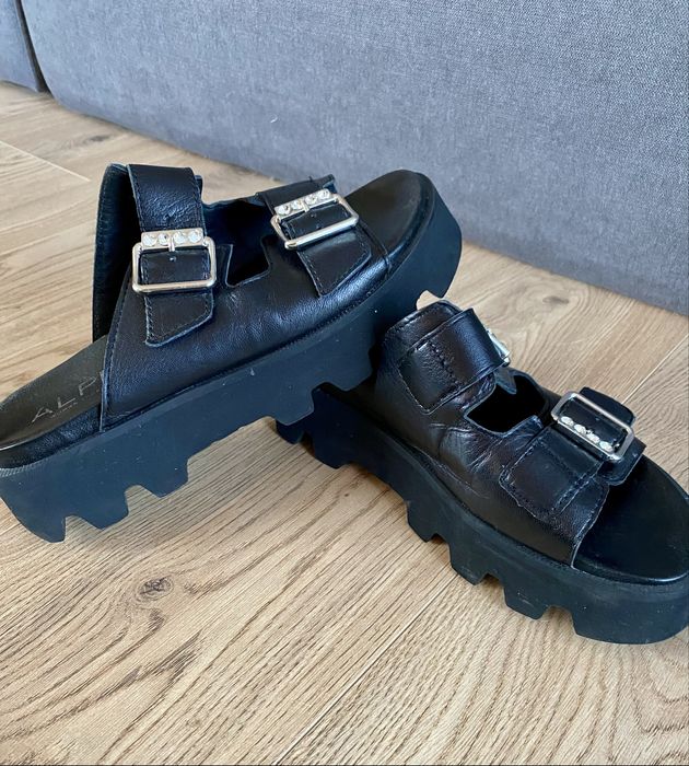 Alpe skórzane klapki platforma 39/25,5 cm