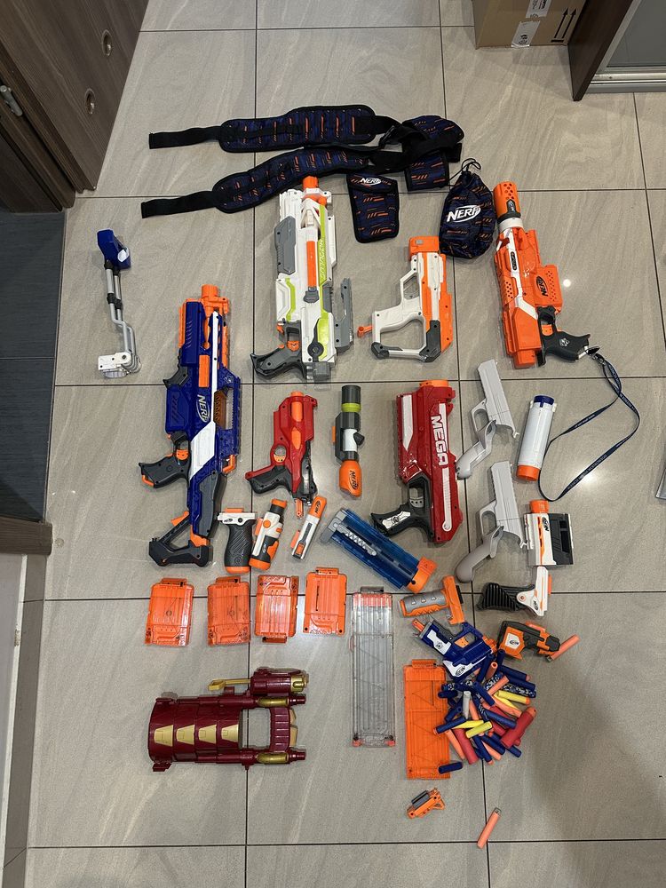 Zestaw postoletow NERF i akcesoria