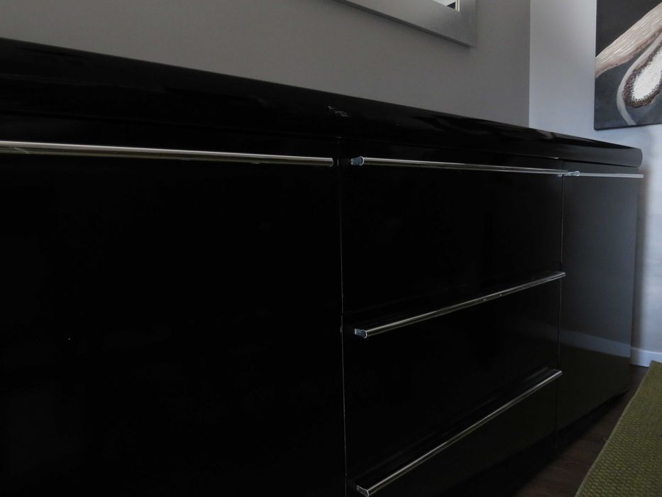 Aparador lacado Giestas Mobiliário - Negociável