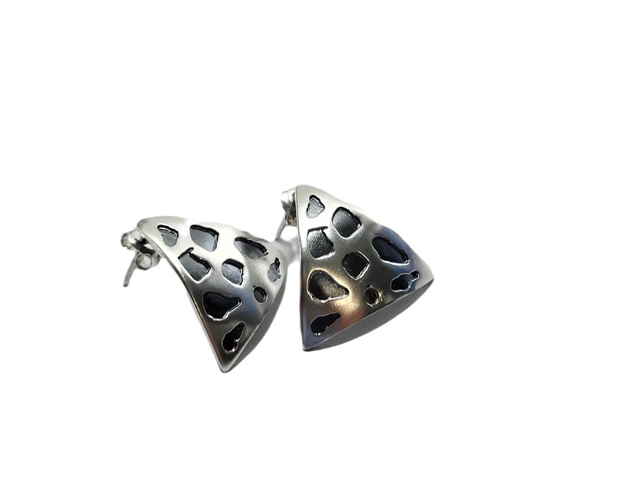 SR393 Srebrne kolczyki trójkąty 925 na sztyft