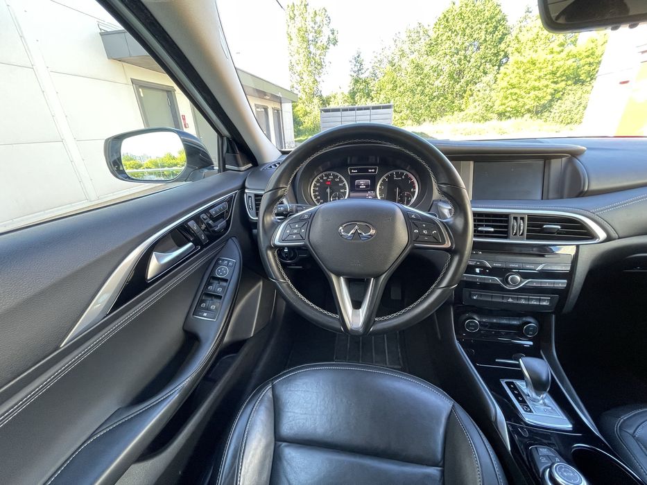 Infiniti QX30 2016