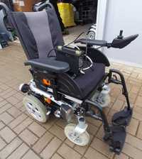 Wózek inwalidzki Invacare Bora z napędem do pomieszczeń i na zewnątrz