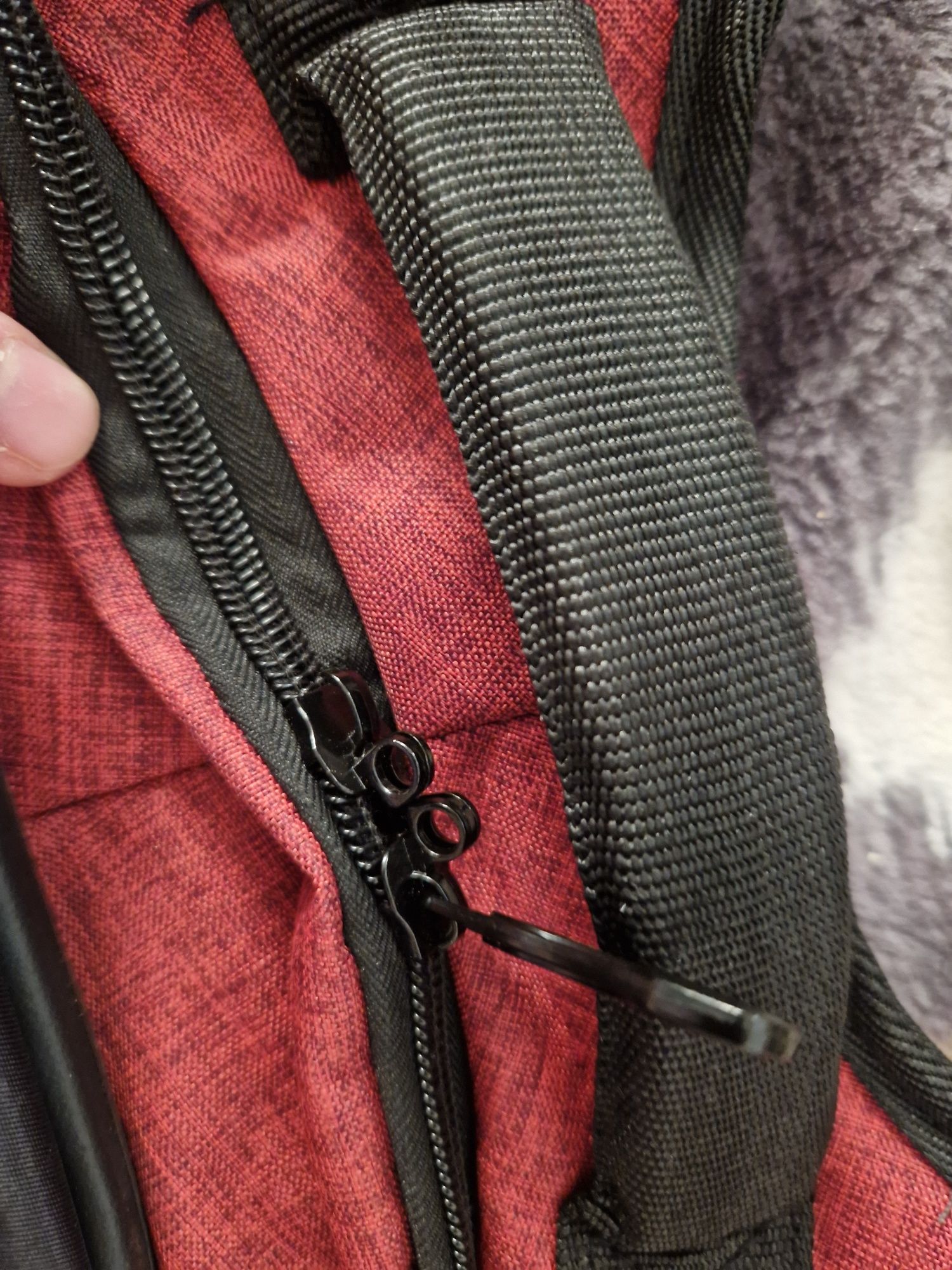 Plecak FHS czerwony z USB (nowy)