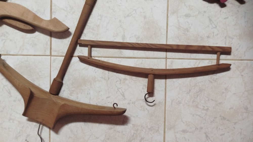 5 cabides de madeira anos 30