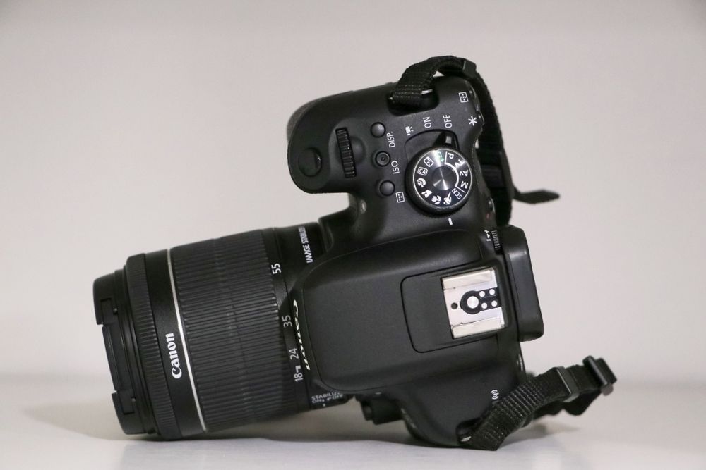 Canon 750D, body як новий. Можна з 18-135mm. Кращий за 250 4000 2000d