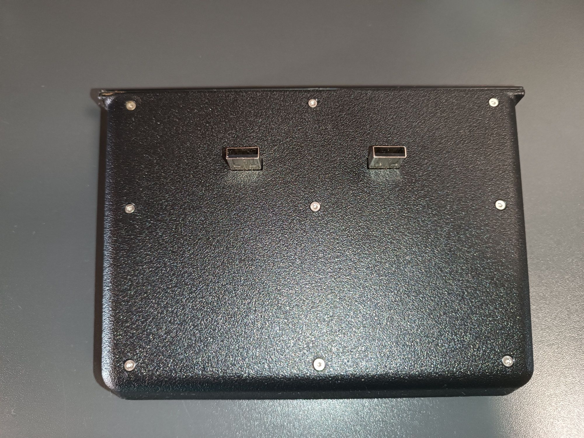 USB Hub for Tesla Model 3
