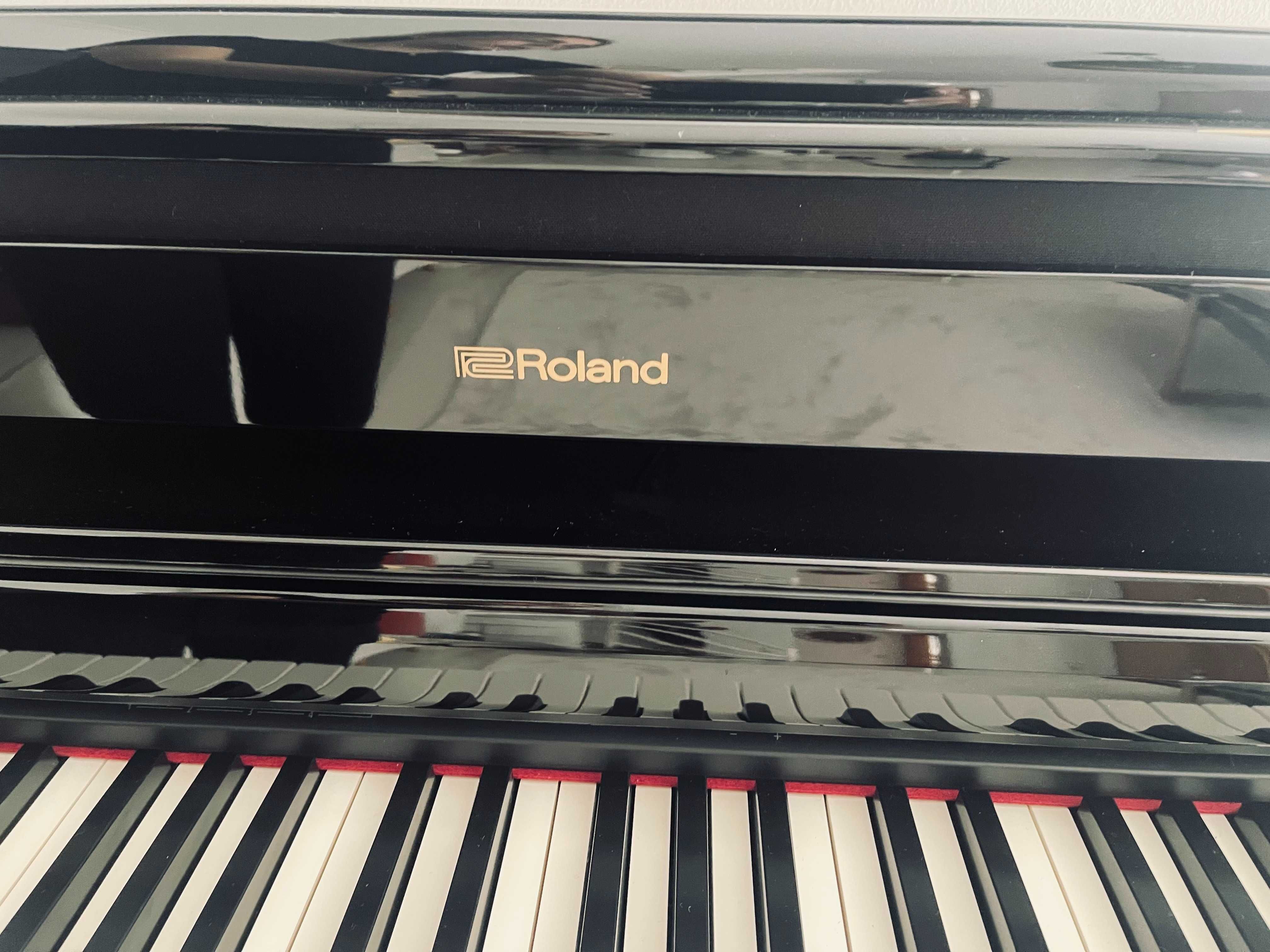 Piano digital Roland HP704-PE