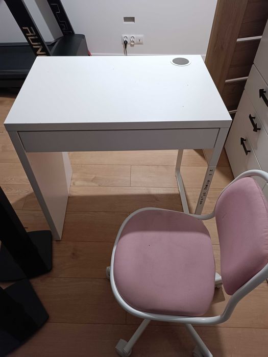 Krzesełko i stolik dla dziewczynki dziecka