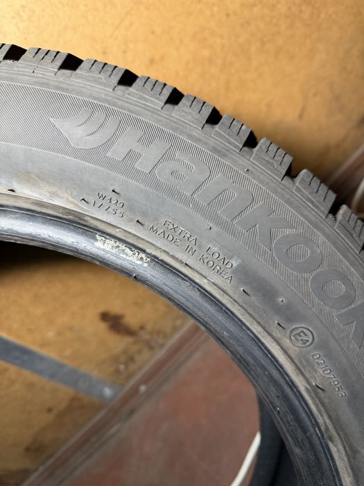 Зимова резина Hankook 215 55 17