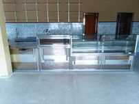 Balcão inox  a funcionar para desocupar