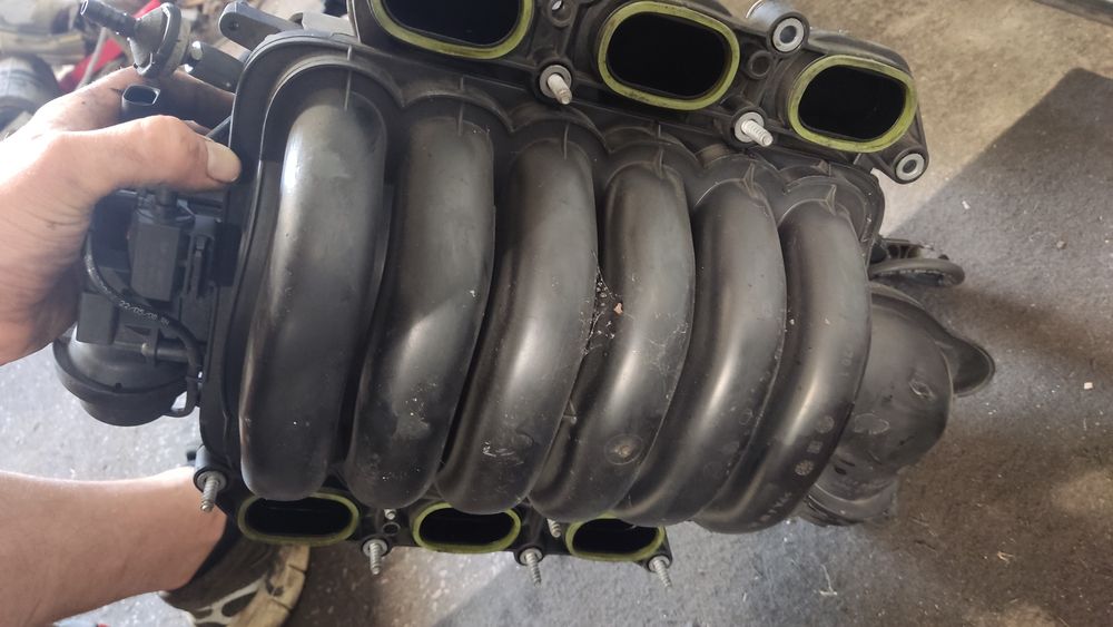 Kolektor ssący powietrza audi a4 b8 a5 8t 3.2 fsi v6