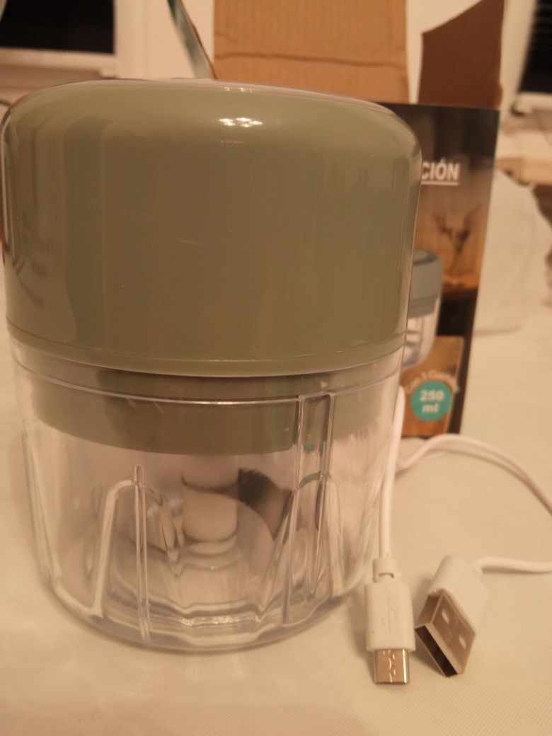 Измельчитель овощей, 250 ml. Заказать можно с 15 июля 2024