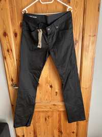 Sprzedam nowe (metka) spodnie firmy DRYKORN W33 L34 w kolorze czarnym