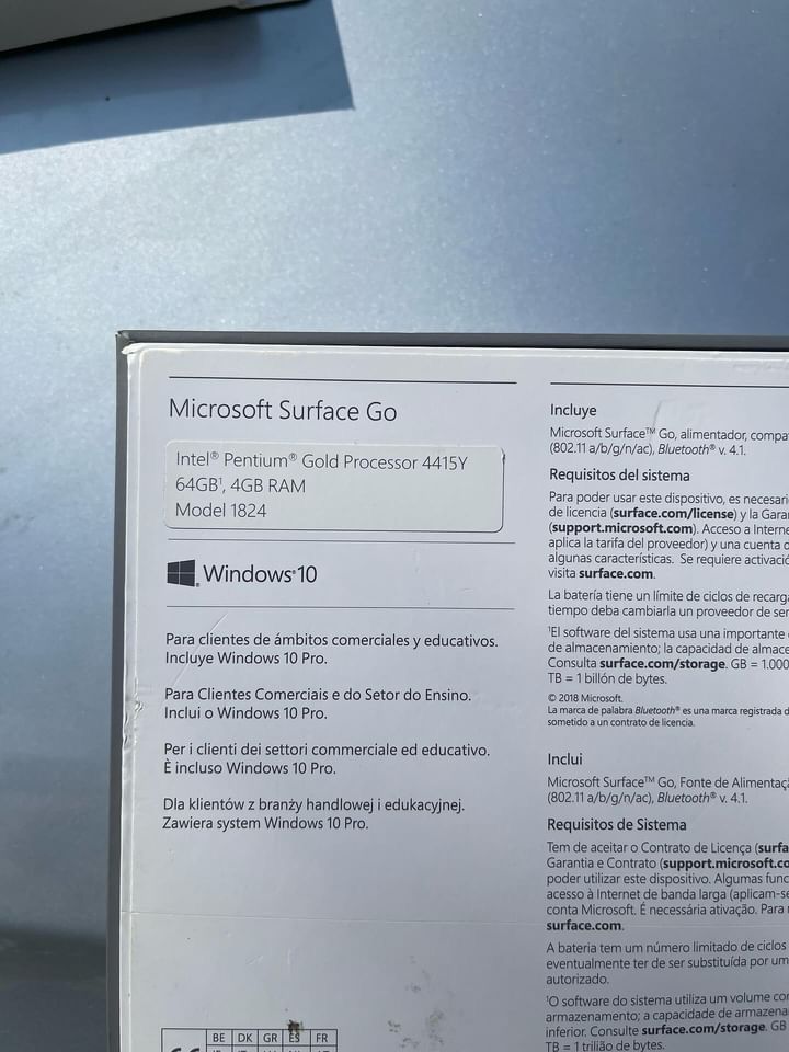 Планшет Microsoft Surface Go 64Gb